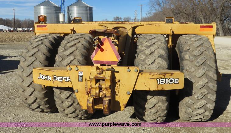image for item I2426 2006 John Deere 1810E ejection scraper