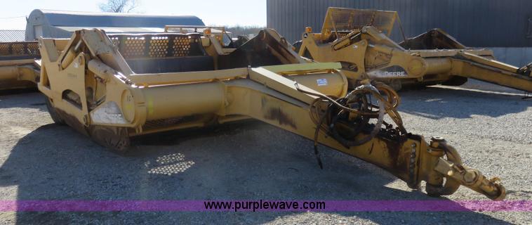 image for item I2426 2006 John Deere 1810E ejection scraper