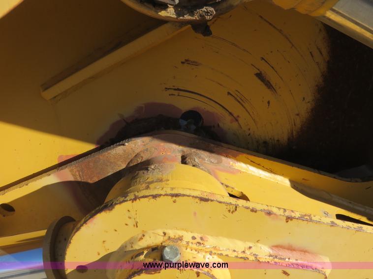 image for item I2426 2006 John Deere 1810E ejection scraper