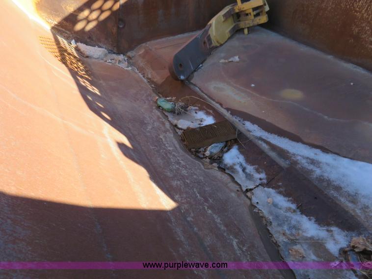 image for item I2426 2006 John Deere 1810E ejection scraper