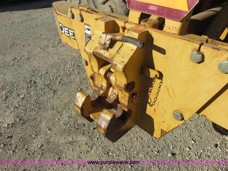 image for item I2426 2006 John Deere 1810E ejection scraper