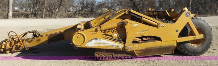 image for item I2427 2006 John Deere 1810E ejection scraper