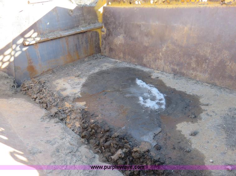 image for item I2427 2006 John Deere 1810E ejection scraper