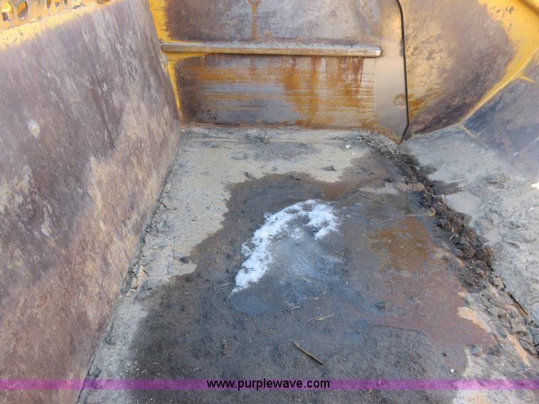 image for item I2427 2006 John Deere 1810E ejection scraper