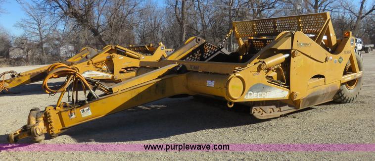 image for item I2428 2007 John Deere 1810E ejection scraper