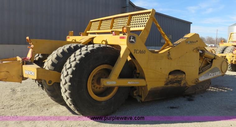 image for item I2428 2007 John Deere 1810E ejection scraper