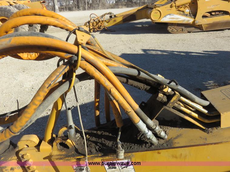 image for item I2428 2007 John Deere 1810E ejection scraper