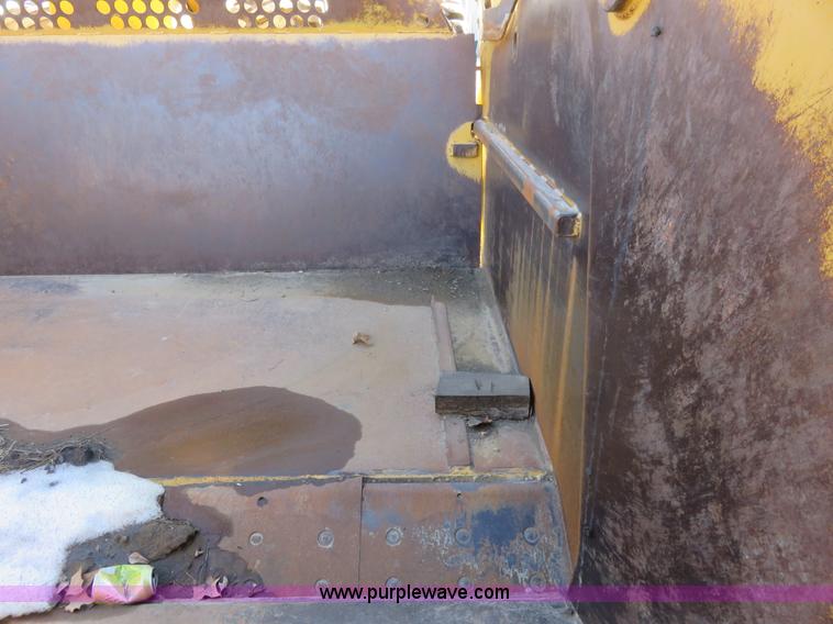 image for item I2428 2007 John Deere 1810E ejection scraper