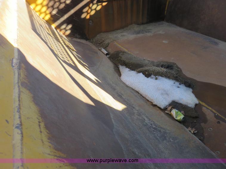 image for item I2428 2007 John Deere 1810E ejection scraper