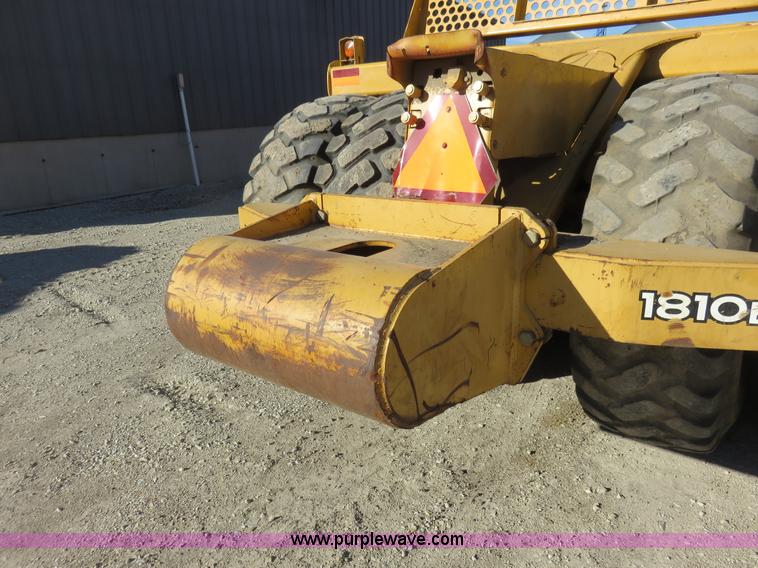 image for item I2428 2007 John Deere 1810E ejection scraper