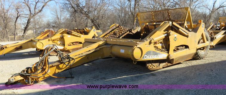 image for item I2429 2006 John Deere 1810E ejection scraper