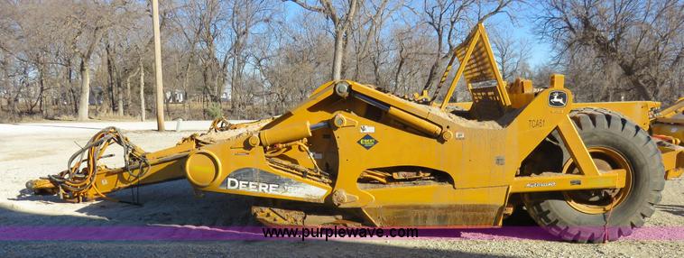 image for item I2429 2006 John Deere 1810E ejection scraper