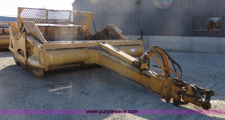 image for item I2429 2006 John Deere 1810E ejection scraper