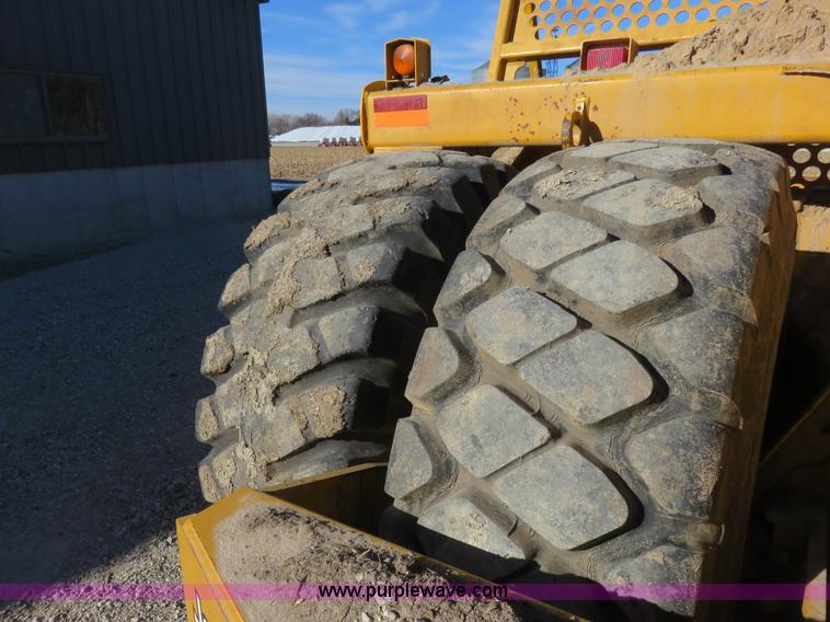 image for item I2429 2006 John Deere 1810E ejection scraper