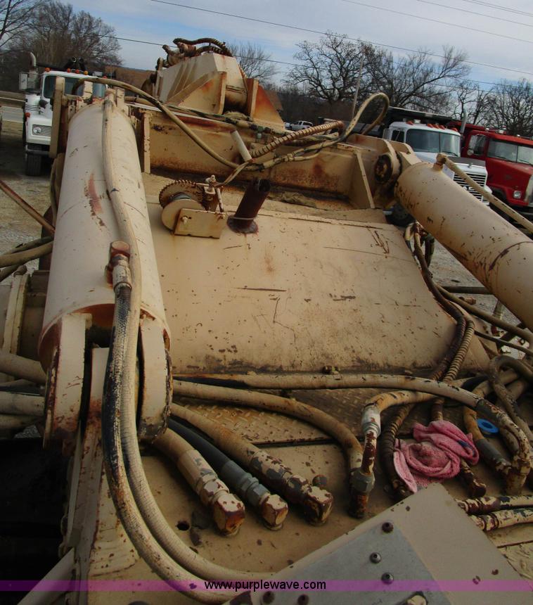 image for item I2526 1990 Tesmec TRS 1000B rock saw