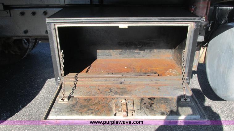 image for item I3111 2003 Peterbilt PB330 dump truck