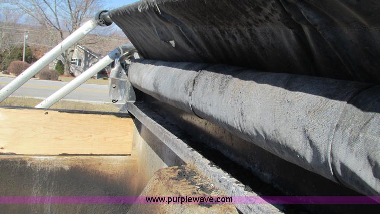 image for item I3111 2003 Peterbilt PB330 dump truck