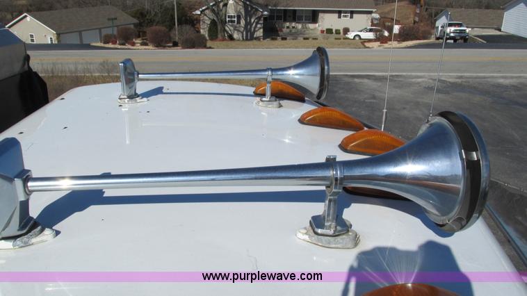 image for item I3111 2003 Peterbilt PB330 dump truck