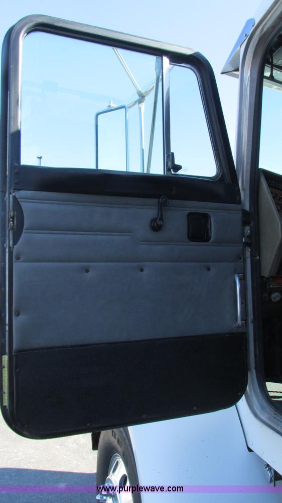 image for item I3111 2003 Peterbilt PB330 dump truck