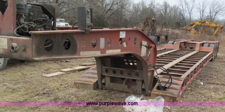 image for item I3112 1994 Fontaine TB50 detachable lowboy trailer