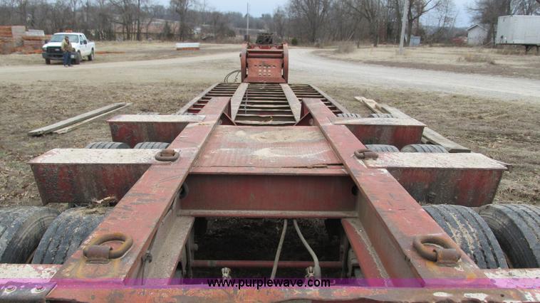 image for item I3112 1994 Fontaine TB50 detachable lowboy trailer