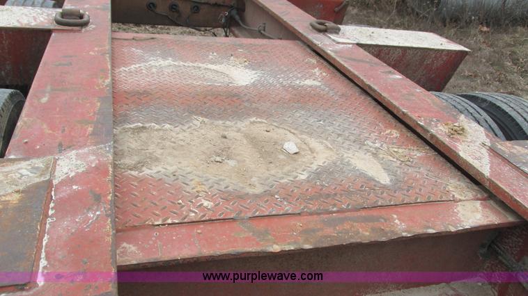 image for item I3112 1994 Fontaine TB50 detachable lowboy trailer