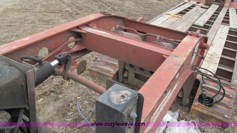 image for item I3112 1994 Fontaine TB50 detachable lowboy trailer