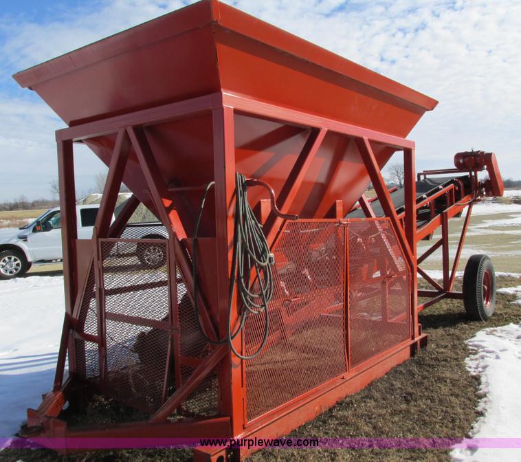 image for item I3805 Feeder/surge hopper