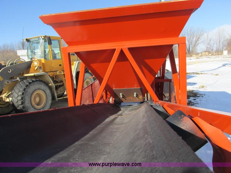 image for item I3805 Feeder/surge hopper