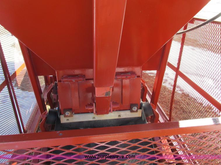 image for item I3805 Feeder/surge hopper