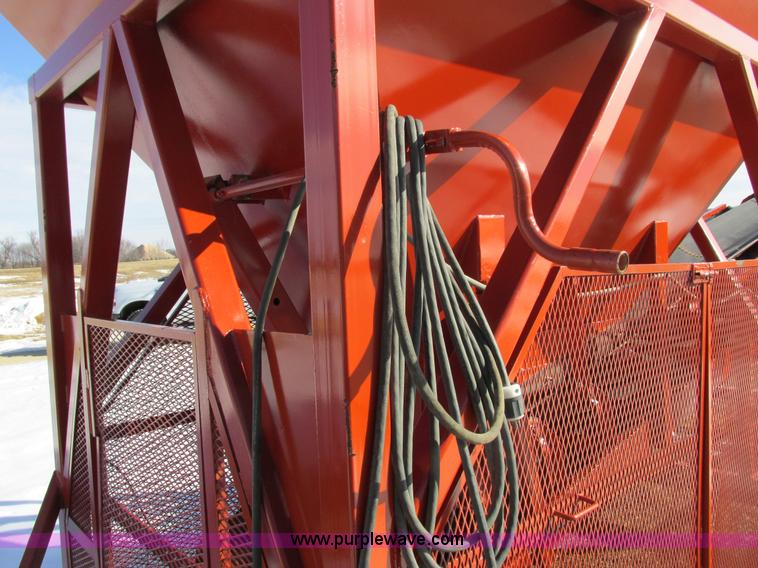 image for item I3805 Feeder/surge hopper