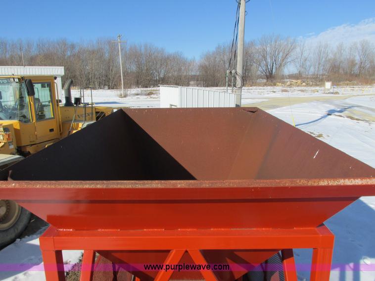 image for item I3805 Feeder/surge hopper