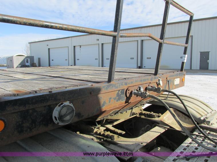 image for item I3806 1999 Trail King TK70P6-433 trailer