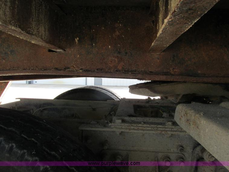 image for item I3806 1999 Trail King TK70P6-433 trailer