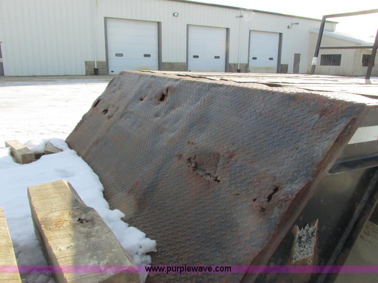 image for item I3806 1999 Trail King TK70P6-433 trailer