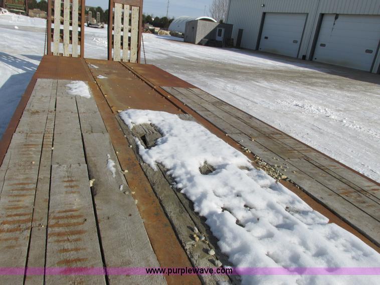 image for item I3806 1999 Trail King TK70P6-433 trailer