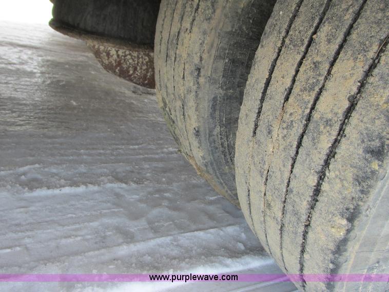 image for item I3806 1999 Trail King TK70P6-433 trailer