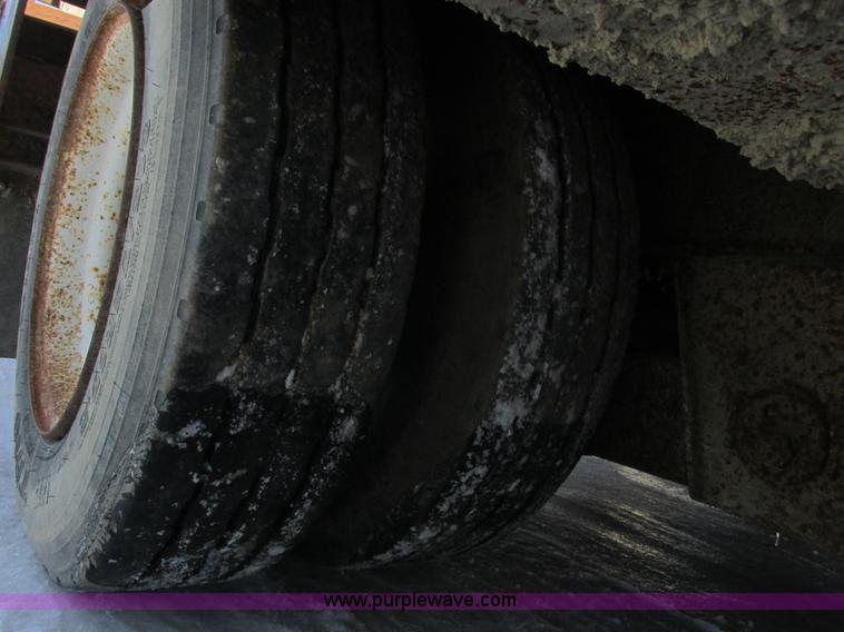 image for item I3806 1999 Trail King TK70P6-433 trailer