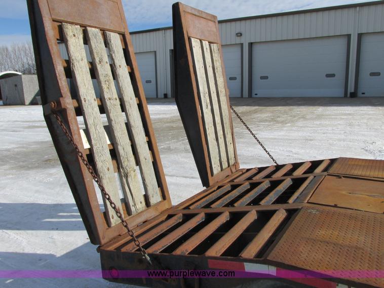 image for item I3806 1999 Trail King TK70P6-433 trailer