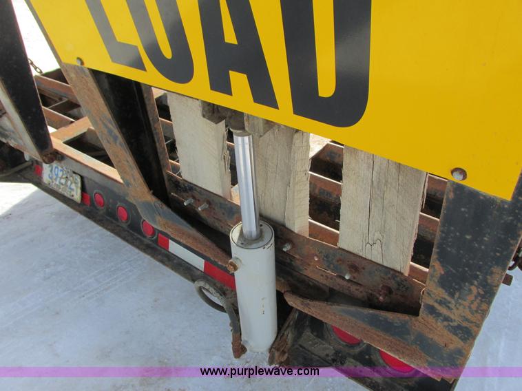 image for item I3806 1999 Trail King TK70P6-433 trailer