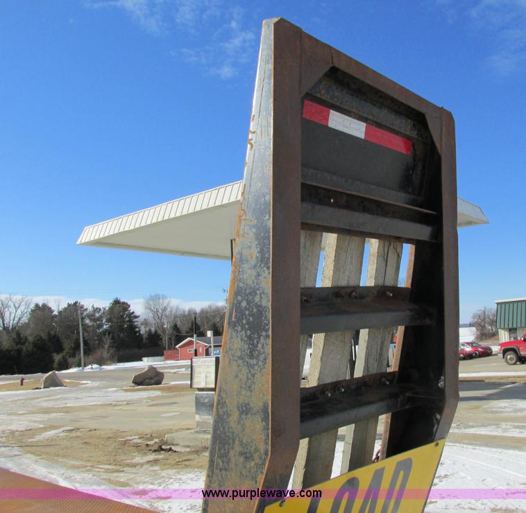 image for item I3806 1999 Trail King TK70P6-433 trailer