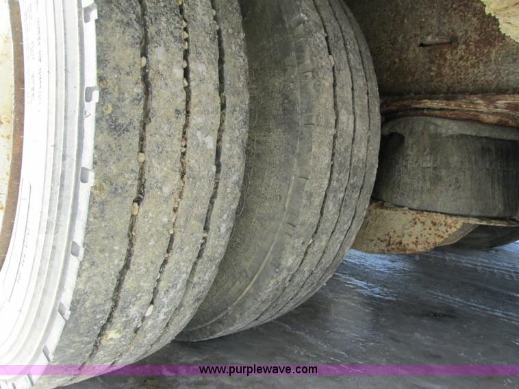 image for item I3806 1999 Trail King TK70P6-433 trailer