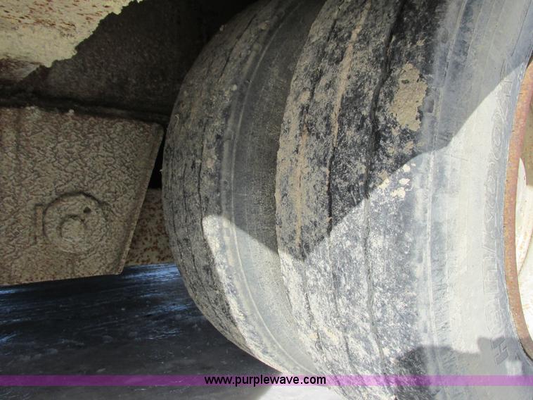 image for item I3806 1999 Trail King TK70P6-433 trailer