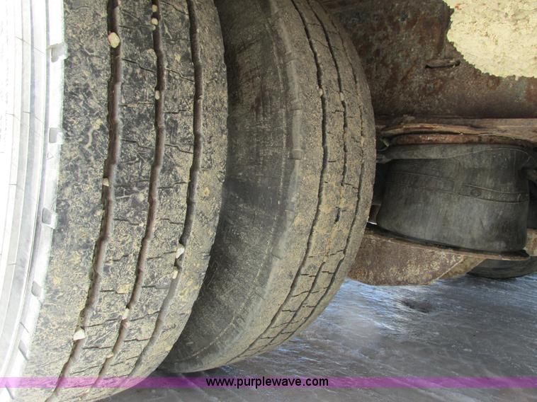 image for item I3806 1999 Trail King TK70P6-433 trailer