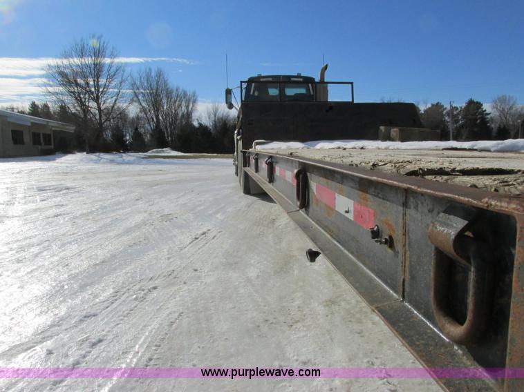 image for item I3806 1999 Trail King TK70P6-433 trailer