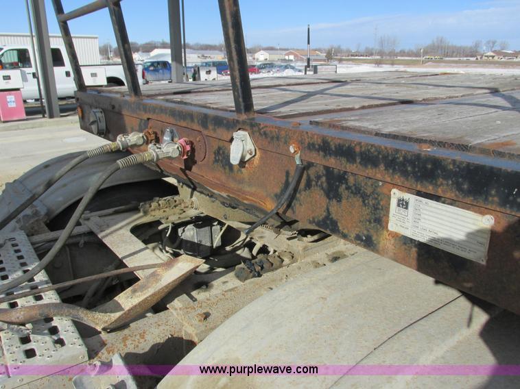 image for item I3806 1999 Trail King TK70P6-433 trailer