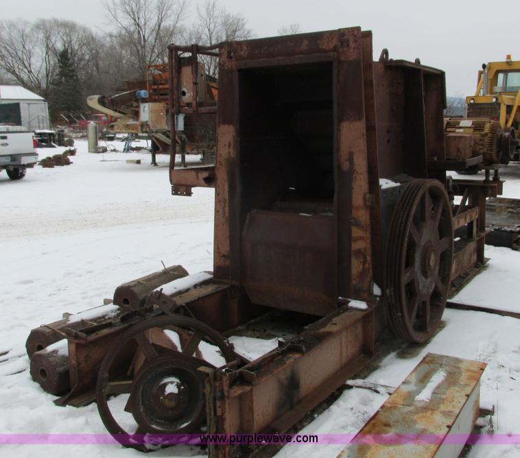 image for item I3811 St. Cloud impact crusher