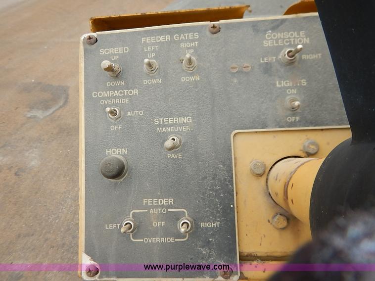 image for item I5123 1991 Caterpillar AP-1050 asphalt paver