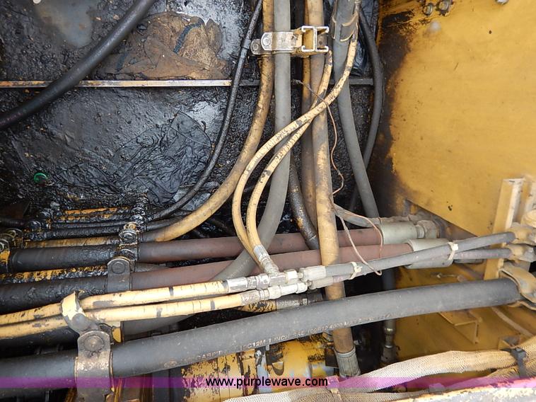 image for item I5123 1991 Caterpillar AP-1050 asphalt paver