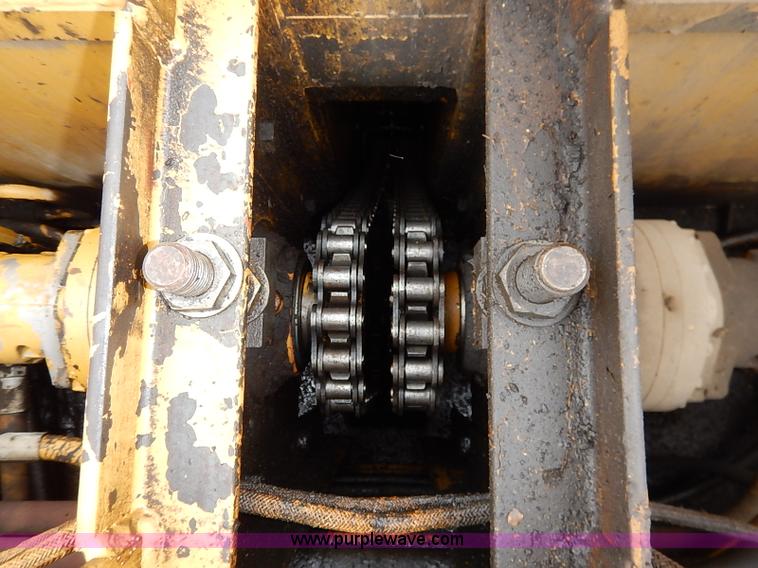 image for item I5123 1991 Caterpillar AP-1050 asphalt paver